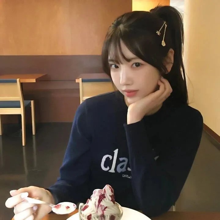 小姐嬉春